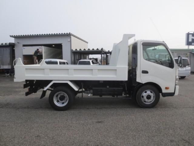 HINO DUTRO 2016 Image 31