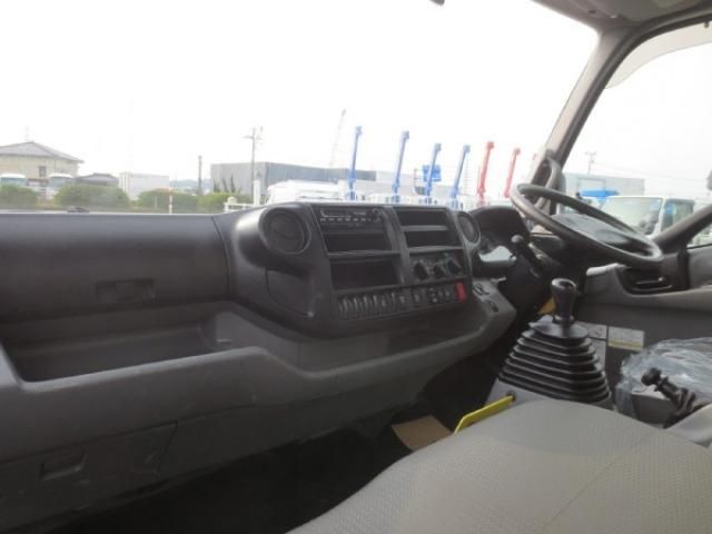 HINO DUTRO 2016 Image 31