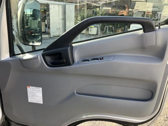 HINO DUTRO 2019 Image 31