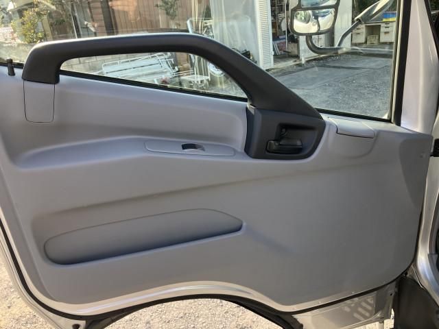 HINO DUTRO 2019 Image 31