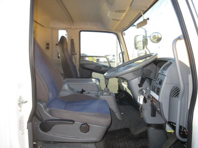 MITSUBISHI FUSOU FIGHTER 2015 Image 31