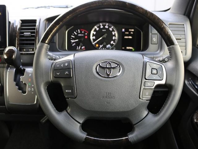 TOYOTA HIACE VAN 4WD 2023 Image 31