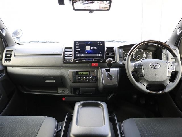 TOYOTA HIACE VAN 4WD 2023 Image 31