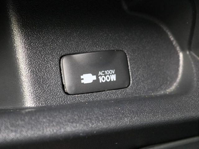 TOYOTA HIACE VAN 4WD 2023 Image 31