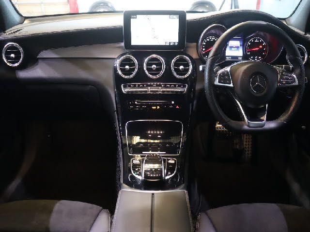 MERCEDES BENZ GLC CL 2017 Image 31