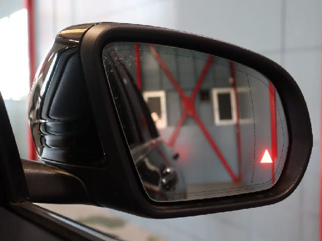 MERCEDES BENZ GLC CL 2017 Image 31