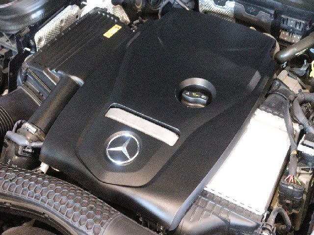 MERCEDES BENZ GLC CL 2017 Image 31