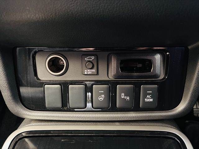 MITSUBISHI OUTLANDER PHEV 2017 Image 31