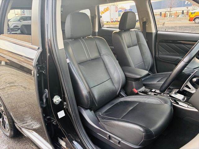 MITSUBISHI OUTLANDER PHEV 2017 Image 31