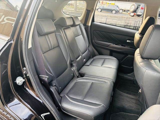 MITSUBISHI OUTLANDER PHEV 2017 Image 31