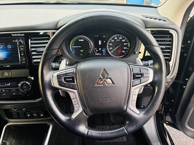 MITSUBISHI OUTLANDER PHEV 2017 Image 31