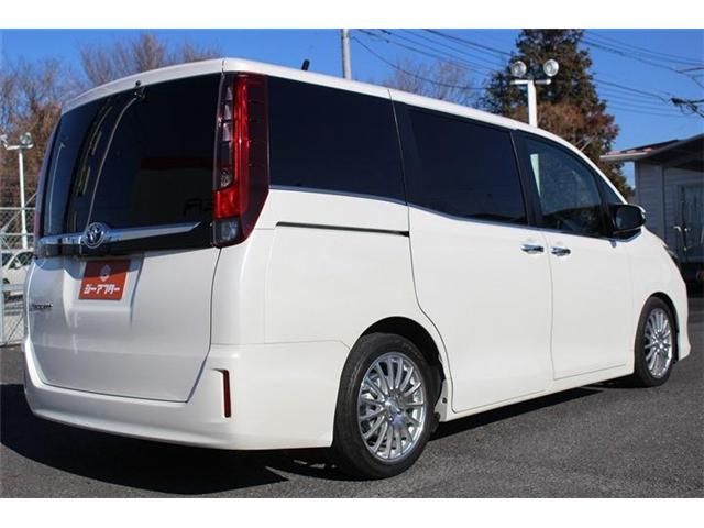 TOYOTA ESQUIRE 2015 Image 31