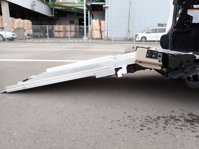 TOYOTA SIENTA 2021 Image 31