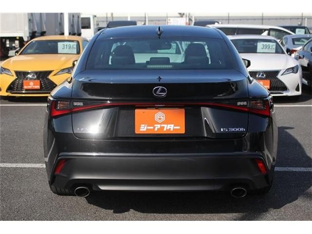 TOYOTA LEXUS IS300H 2021 Image 31