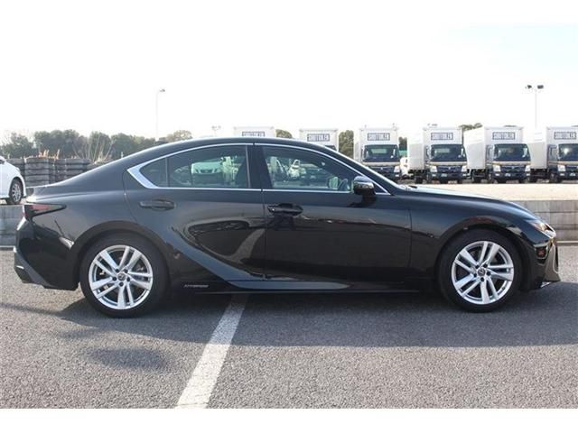 TOYOTA LEXUS IS300H 2021 Image 31