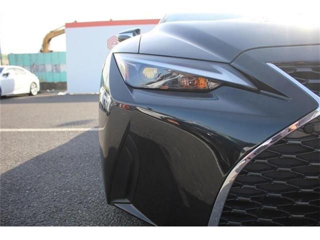 TOYOTA LEXUS IS300H 2021 Image 31