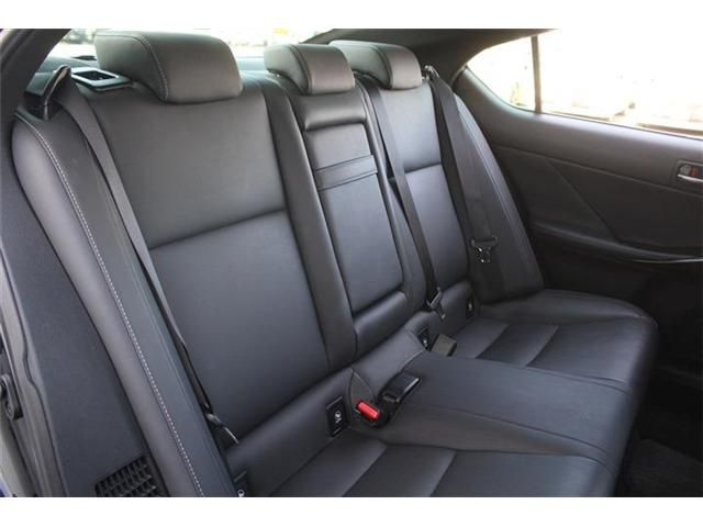 TOYOTA LEXUS IS300H 2021 Image 31