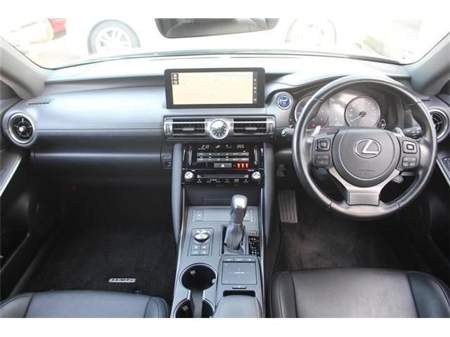 TOYOTA LEXUS IS300H 2021 Image 31