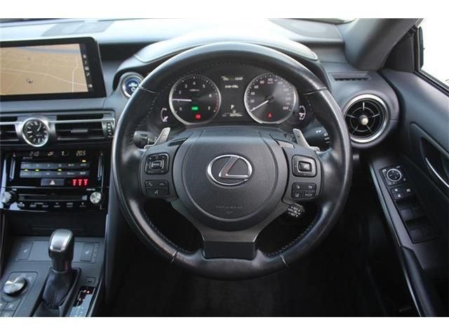 TOYOTA LEXUS IS300H 2021 Image 31