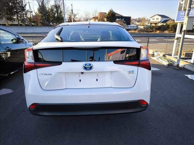 TOYOTA PRIUS 2019 Image 31