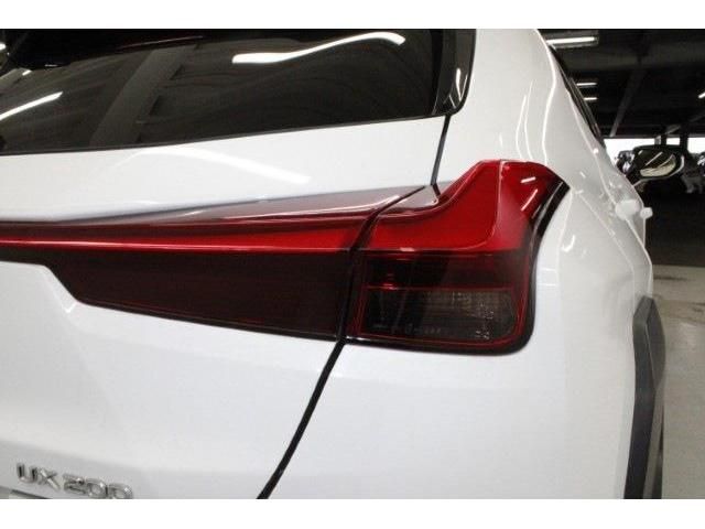 TOYOTA LEXUS UX200 2018 Image 31