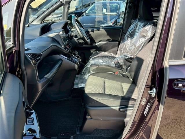 TOYOTA VOXY HYBRID 2019 Image 31