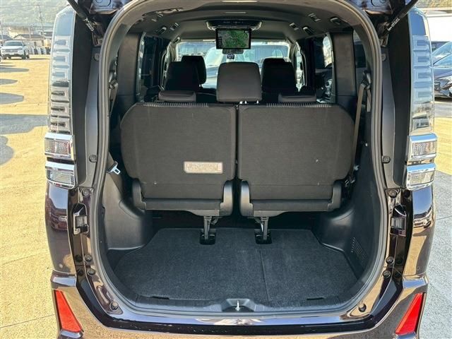 TOYOTA VOXY HYBRID 2019 Image 31