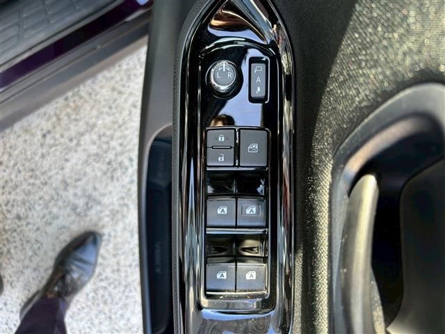 TOYOTA VOXY HYBRID 2019 Image 31