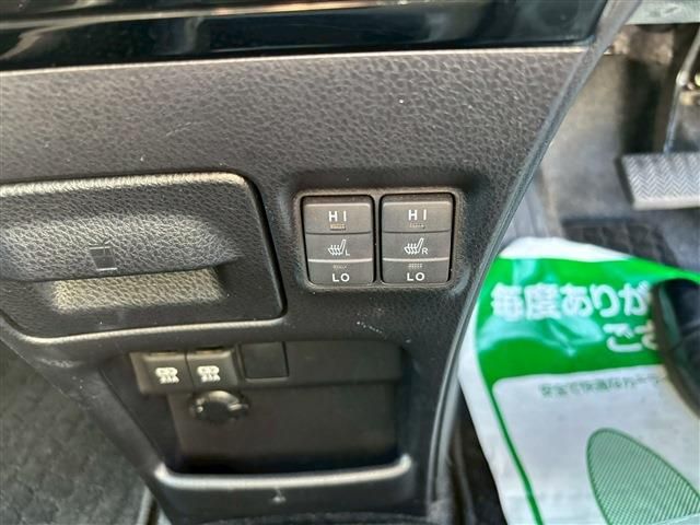 TOYOTA VOXY HYBRID 2019 Image 31