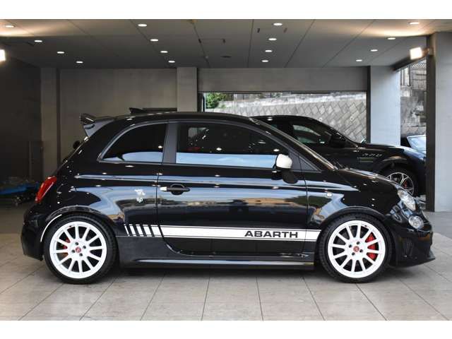 FIAT ABARTH 695 2022 Image 31