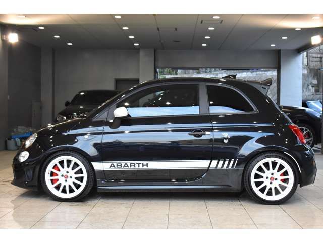FIAT ABARTH 695 2022 Image 31