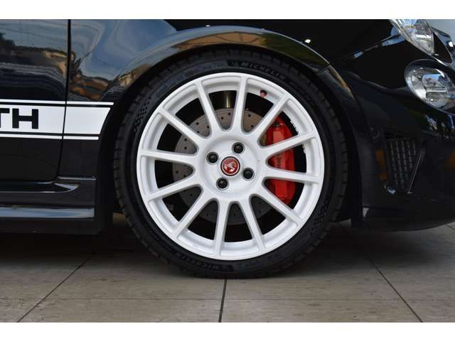 FIAT ABARTH 695 2022 Image 31