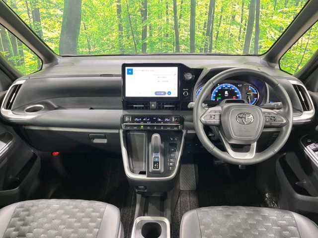 TOYOTA VOXY HYBRID 2023 Image 31