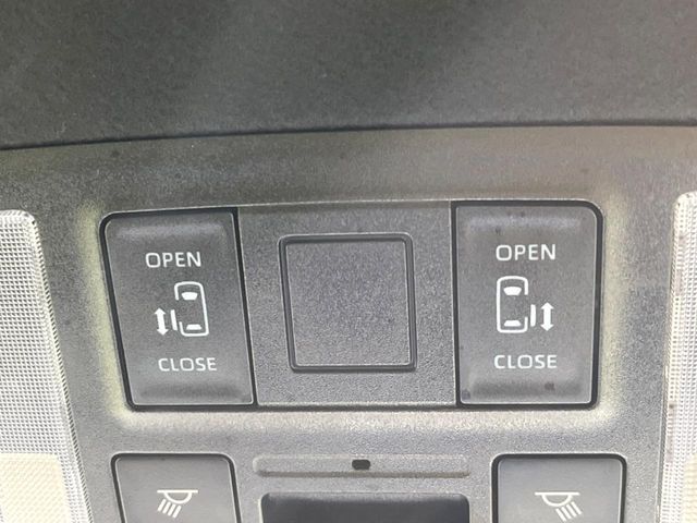 TOYOTA VOXY HYBRID 2023 Image 31