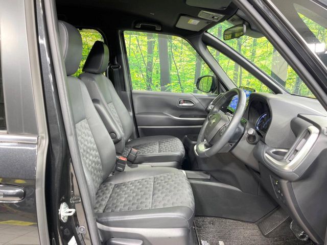 TOYOTA VOXY HYBRID 2023 Image 31