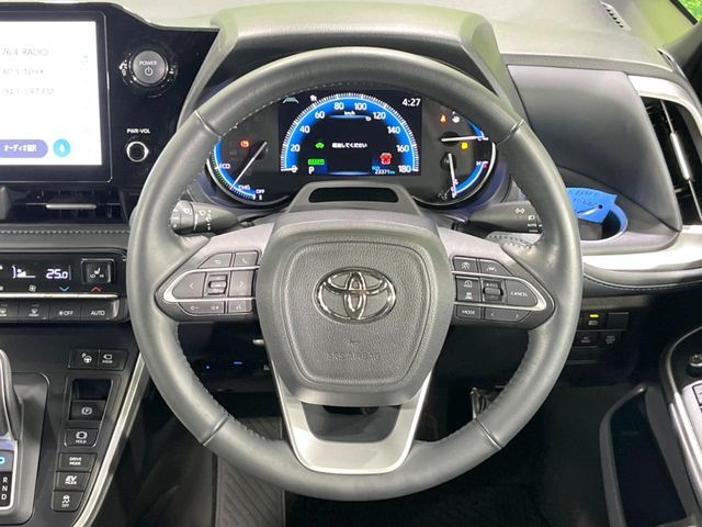 TOYOTA VOXY HYBRID 2023 Image 31