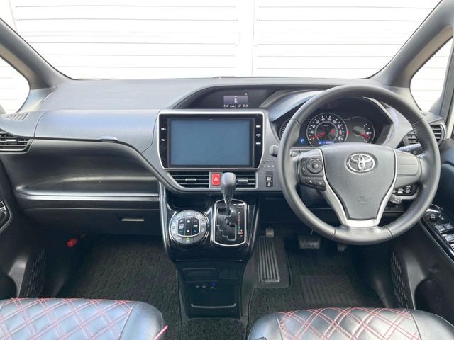 TOYOTA VOXY 2017 Image 31