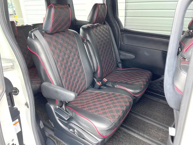 TOYOTA VOXY 2017 Image 31