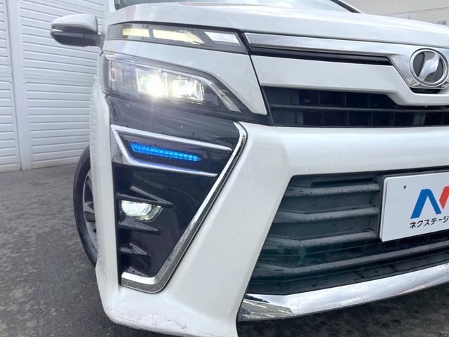 TOYOTA VOXY 2017 Image 31