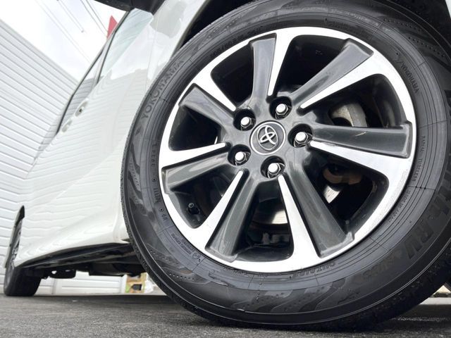 TOYOTA VOXY 2017 Image 31