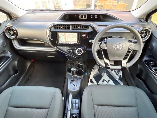 TOYOTA AQUA 2017 Image 31