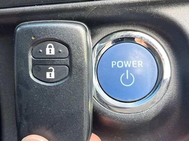 TOYOTA AQUA 2017 Image 31