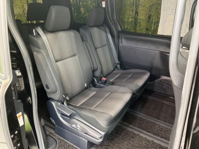 TOYOTA VOXY 2019 Image 31