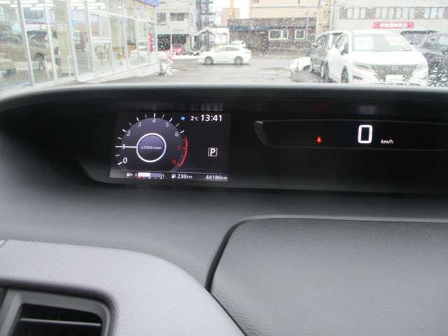 NISSAN SERENA  S-HYBRID 4WD 2017 Image 31