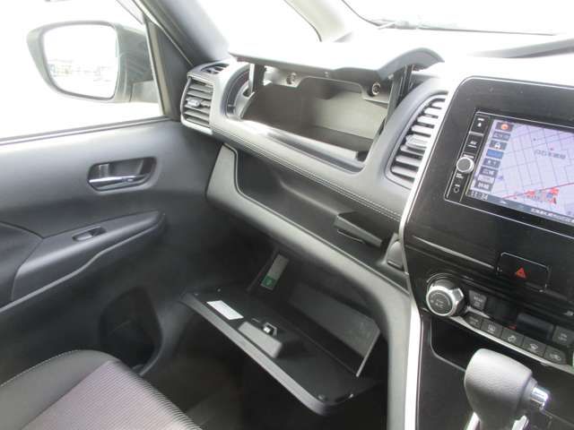 NISSAN SERENA  S-HYBRID 4WD 2019 Image 31