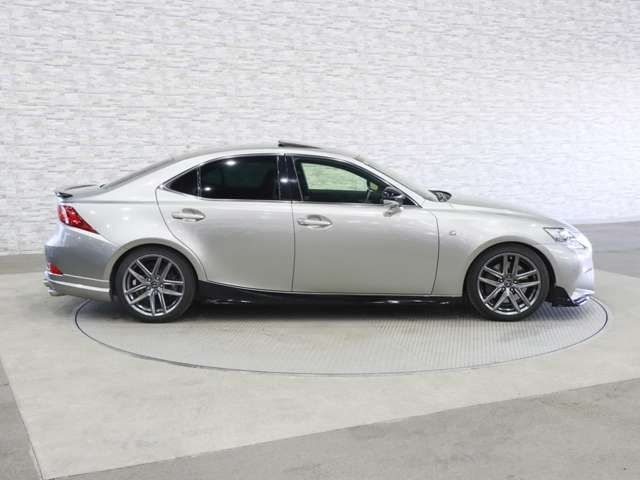 TOYOTA LEXUS IS200T 2015 Image 31