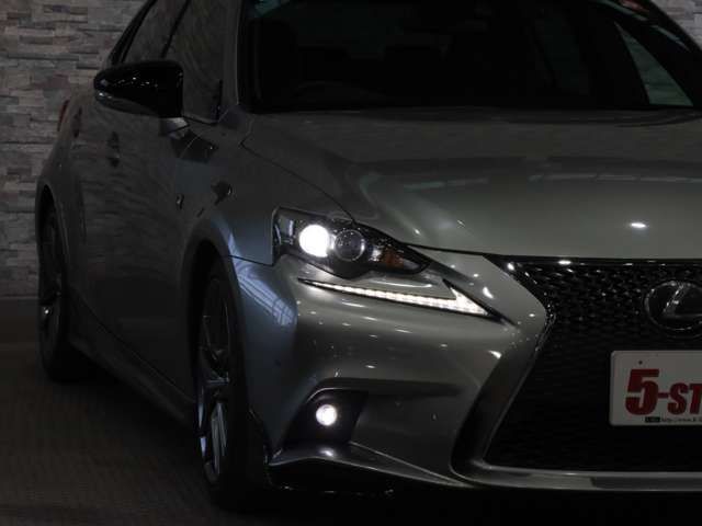 TOYOTA LEXUS IS200T 2015 Image 31