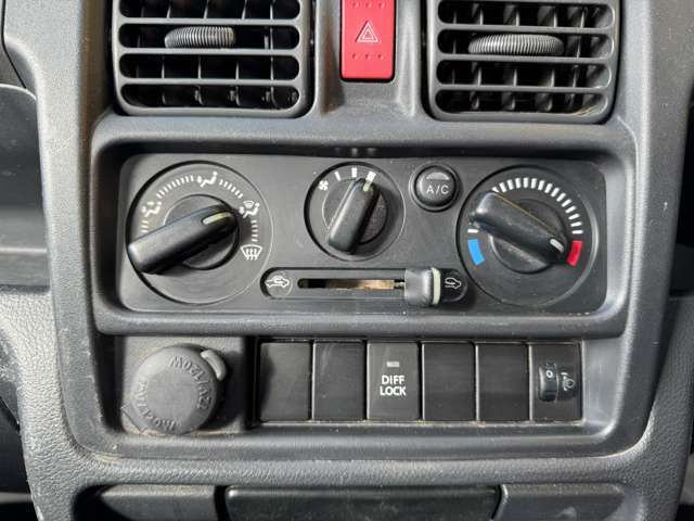 NISSAN CLIPPER TRUCK 4WD 2021 Image 31