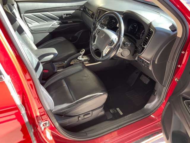 MITSUBISHI OUTLANDER PHEV 2015 Image 31