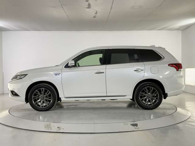 MITSUBISHI OUTLANDER PHEV 2017 Image 31